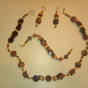 3pc Jewelry set incl necklace, bracelet & earrings